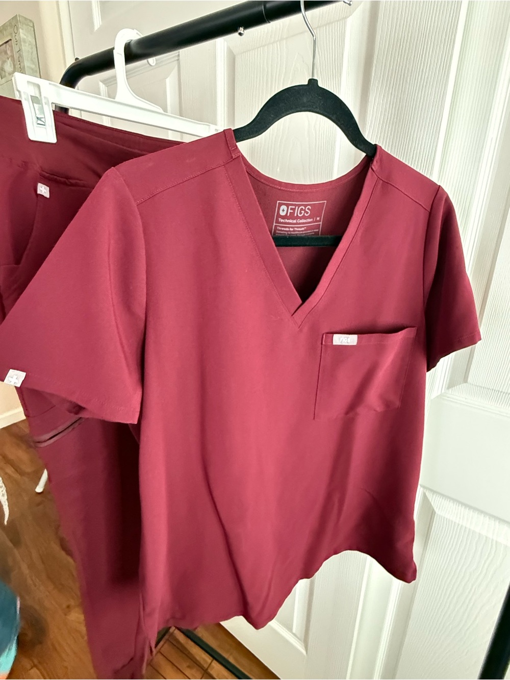 Figs Women’s V-Neck Scrub Set in Burgundy